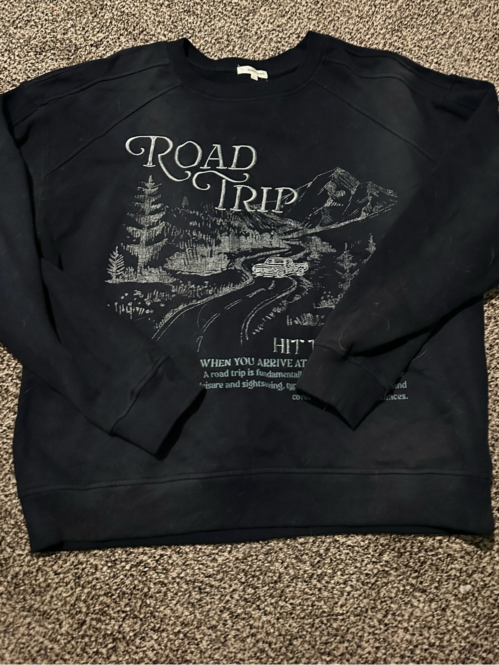 Buckle crewneck